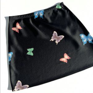 Lisa says gah Sarah mini skirt